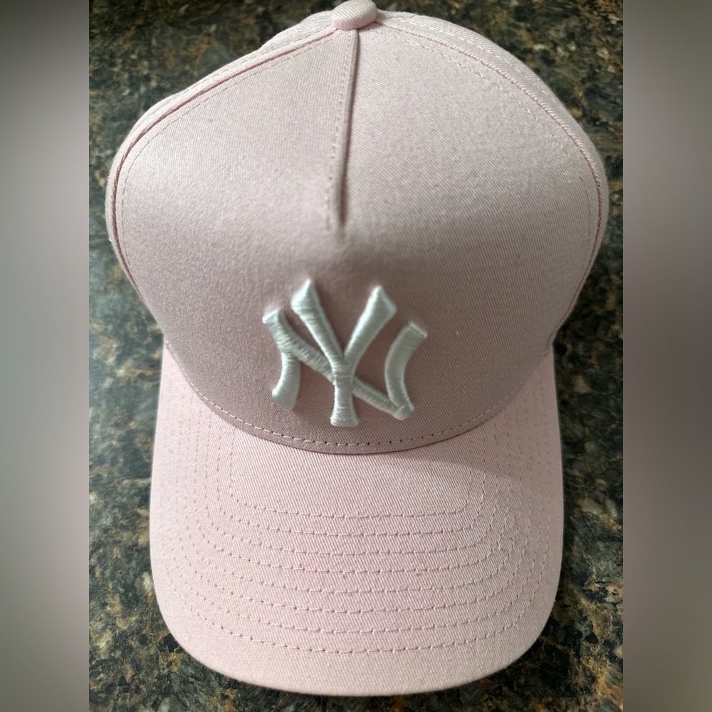 New Era New York Yankees Light Pink Baseball Cap with White Logo